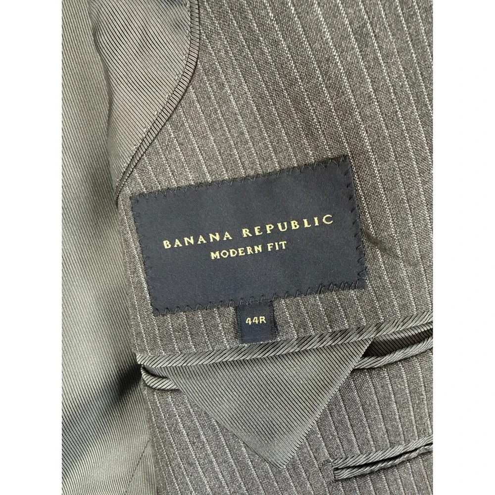 Banana Republic Modern Fit Grey Pinstripe Wool Suit Jacket Blazer Men 44R Career